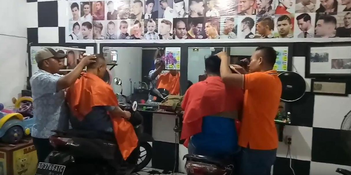 Lucu Nih, Barbershop Drive Thru Ala Indonesia thumbnail